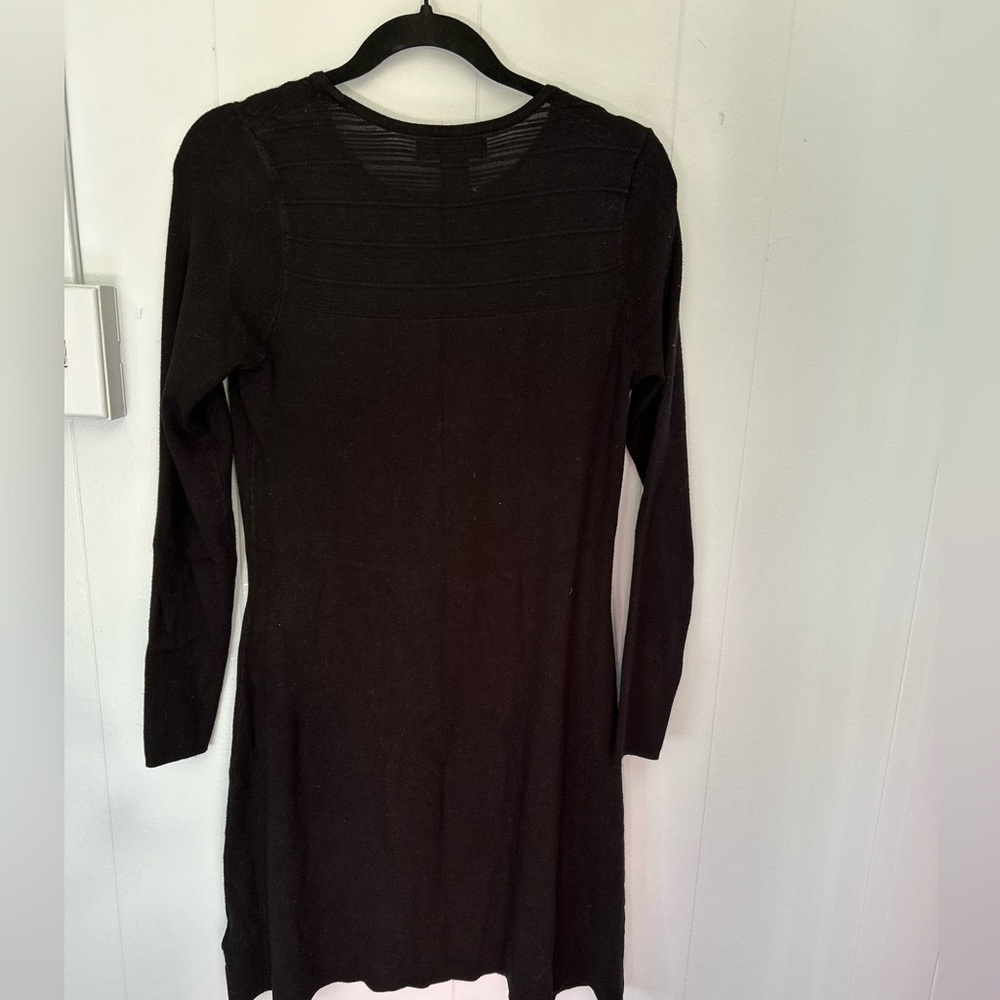🦌Tahari Black Knit Long Sleeved Dress Size Medium - Picture 6 of 10